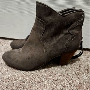 Report Martin Faux suede zip bootie 2 size 9